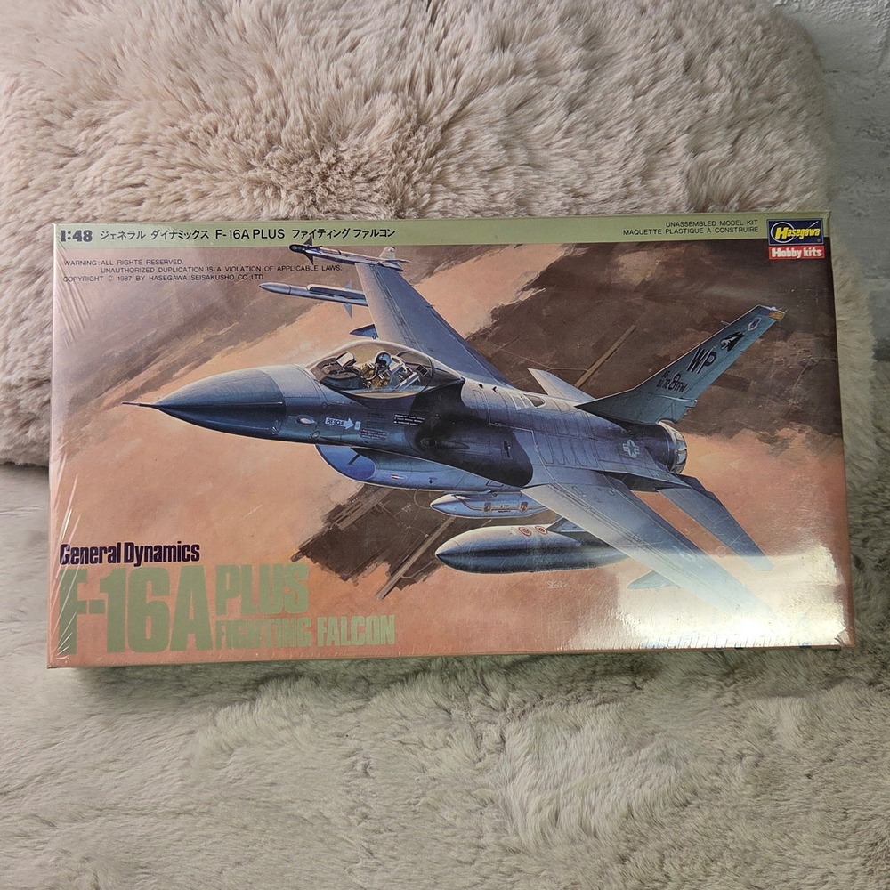 Hasegawa 1:48 General Dynamics F-16A Plus Fighting Falcon Model Kit V001:1500